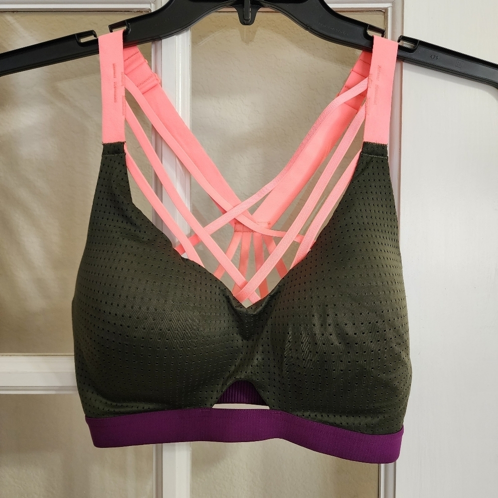Victoria’s Secret Victoria Sport Wirefree Strappy Sports Bra 32DD